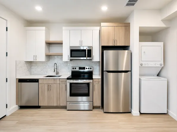 Greenwich Ave Apartments