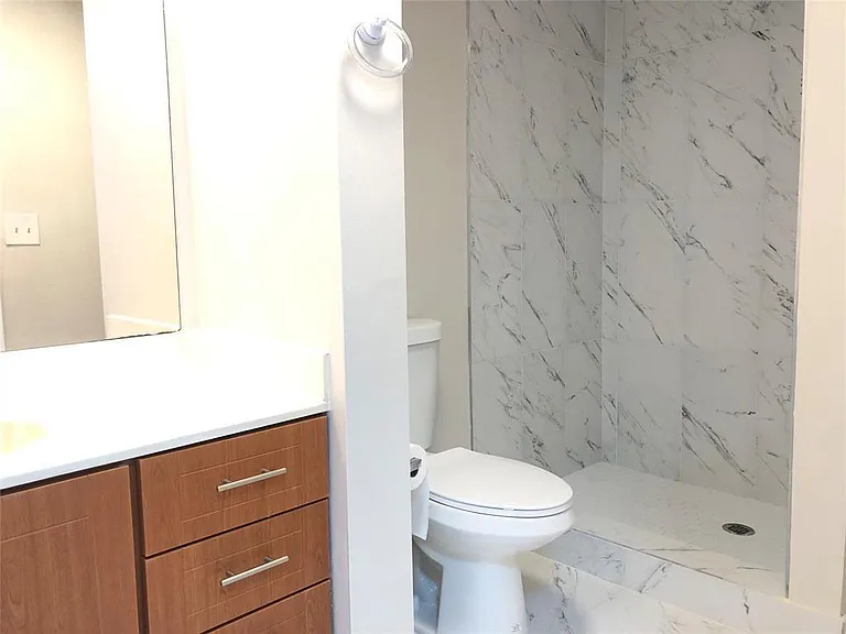 729 NW 92nd Ave — Photo 9