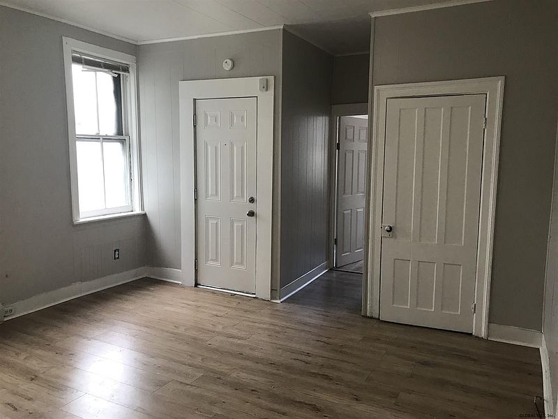 2nd image of 140 S HAWK Street