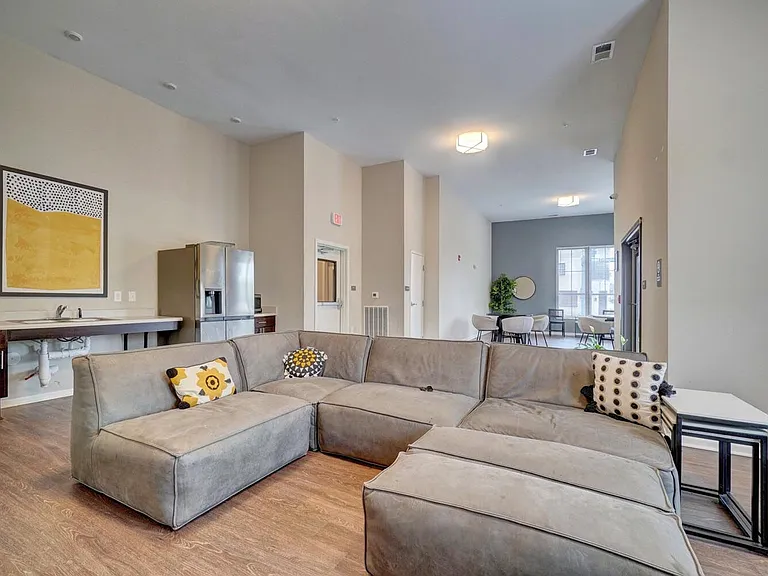 Holley Pointe — Photo 15