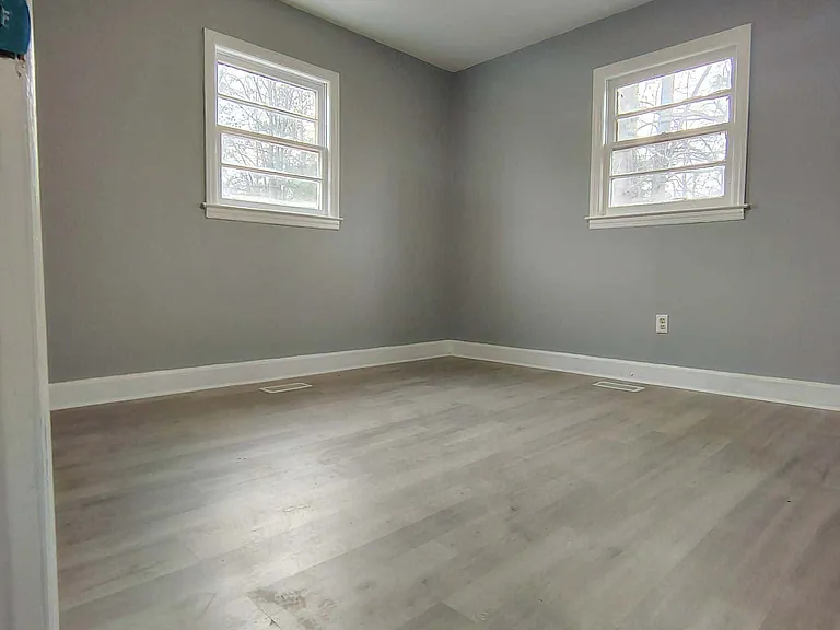 1306 Grace St — Photo 6