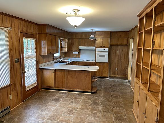 5th image of 135 Bel Aire Dr