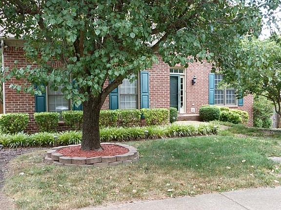 Front entry and walkway from driveway