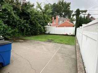14576 9th Ave, Whitestone, NY