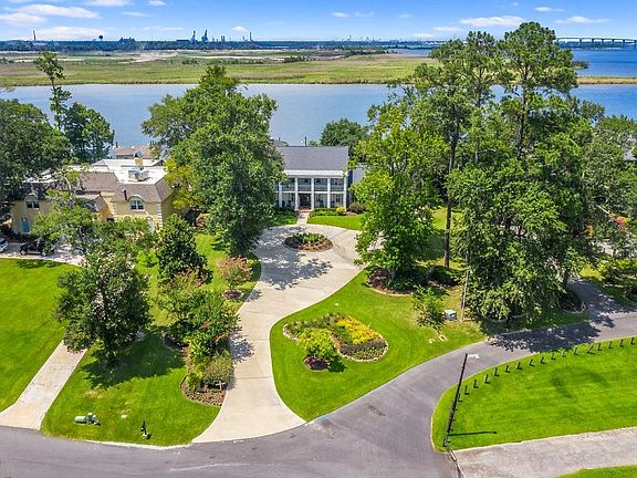 2nd image of 17 River Ln