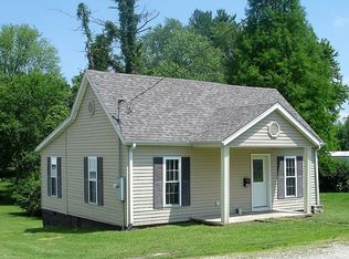 204 Bloomfield Rd, Loogootee, IN 47553