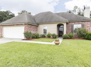 214 Barksdale Dr, Broussard, LA 70518