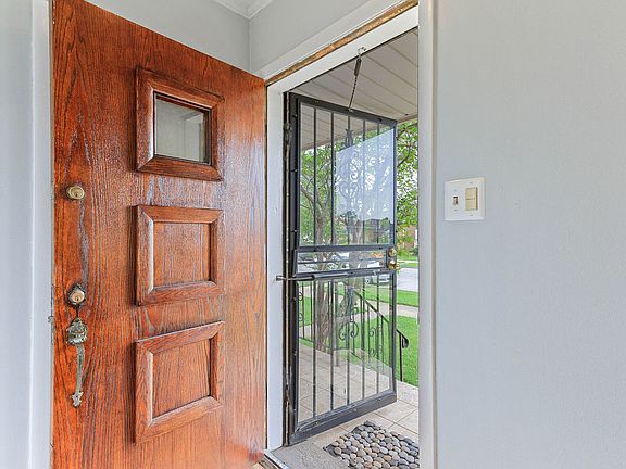 4th image of 8150 S Sacramento Ave