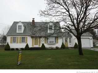 17 Stevens St, Windsor Locks, CT 06096