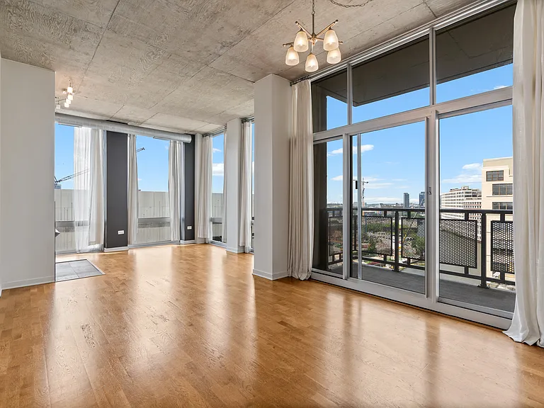 700 N Larrabee St #801 — Photo 4