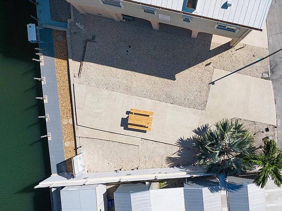 2nd image of 701 Spanish Main Dr #609