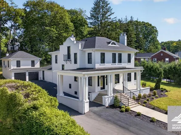 727 Heatherwood Rd, Bluefield, WV 24701