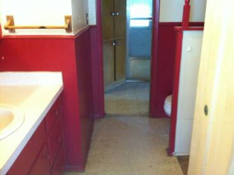 2nd image of 731 N Houston St