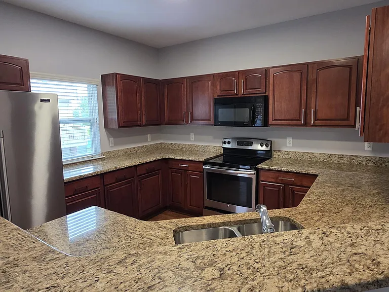 1578 Kessler Ave — Photo 4