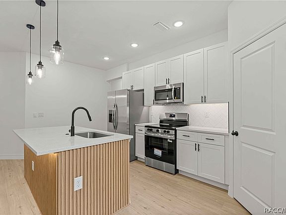 3rd image of 1197 W G Martinelli Blvd