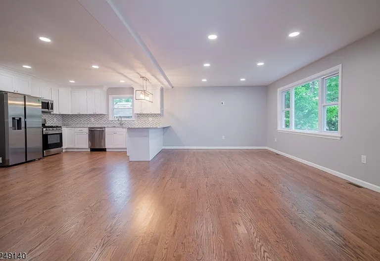 205 Gordon Ave — Photo 6