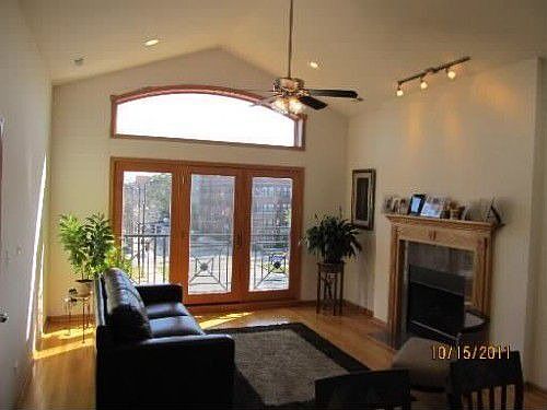 2nd image of 4458 S King Dr APT 3S