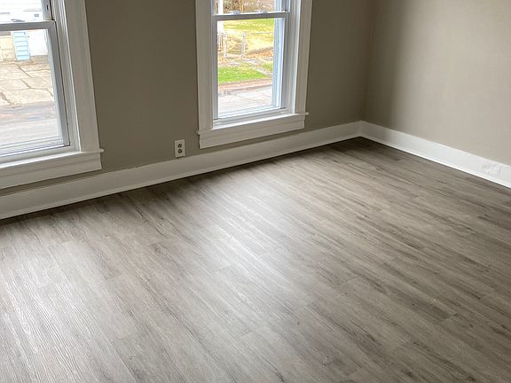 3rd image of 135 Birkett St #1