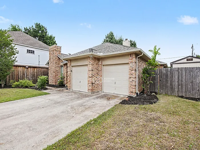 Building Photo - 2702 Kingswood Ct