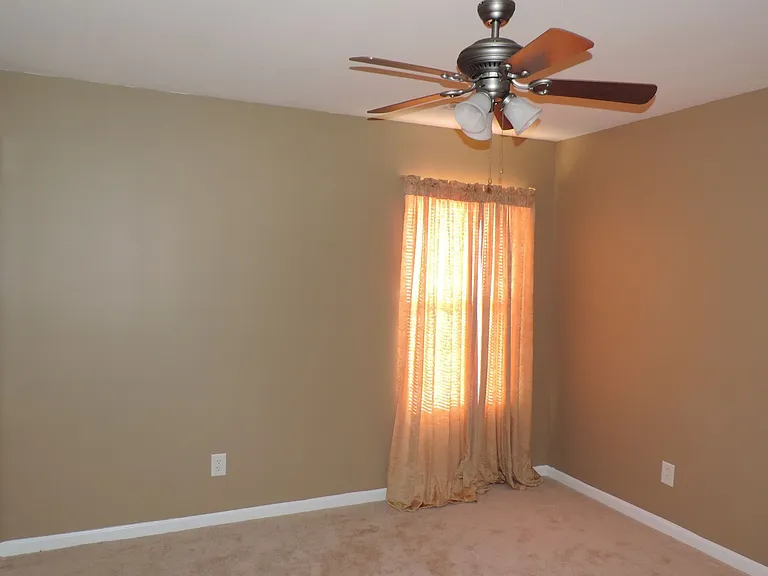 1947 Moss Creek Dr — Photo 13