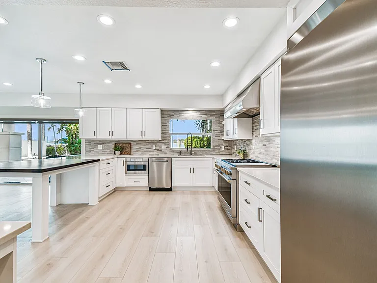 24 Adalia Ave — Photo 31