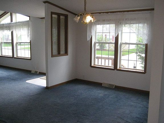 5th image of 5344 Cypress Ln