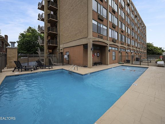5th image of 1700 Clinch Ave #411