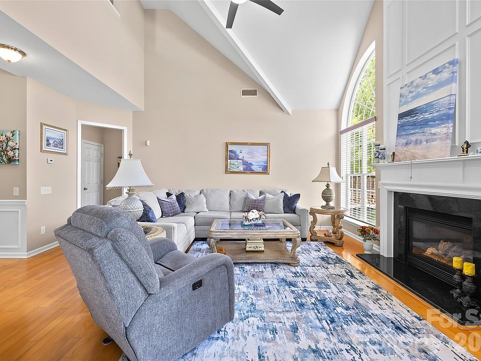 1st image of 8719 Fieldcroft Dr