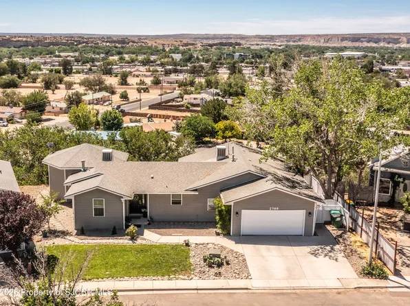 2700 Eastridge Ct, Farmington, NM 87401