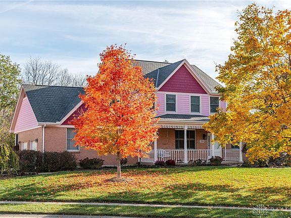 2nd image of 298 Victoria Pl