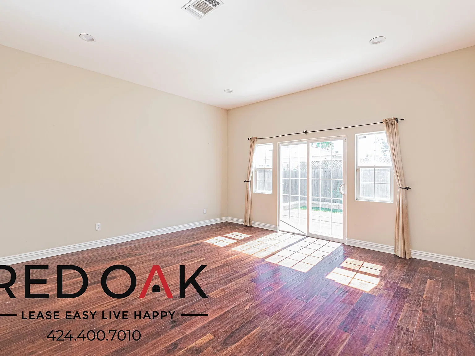 Spacious 3-Bedroom Encino Home with Private Backyard, Central A/C & Garage! — Photo 4