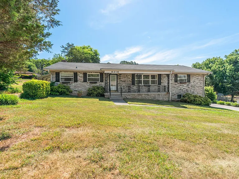 6216 Mountain Laurel Rd — Photo 1