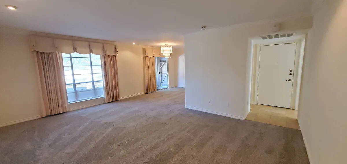 Building Photo - 10574 High Hollows Dr #263