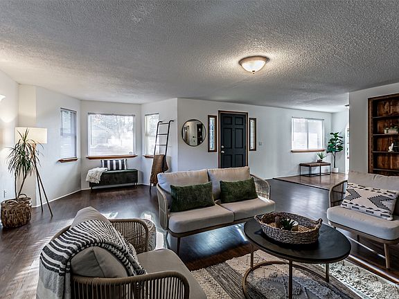 5th image of 1609 E 60th Street