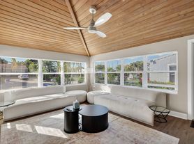 823 Avenida Hermosa, West Palm Beach, FL