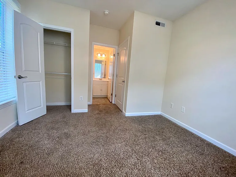 11 Maverick Dr — Photo 133