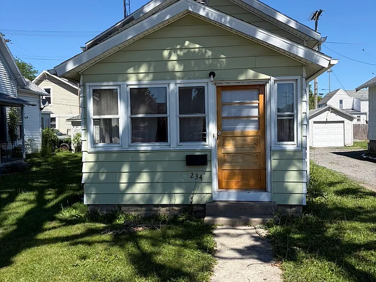 234 N Market St — Photo 1