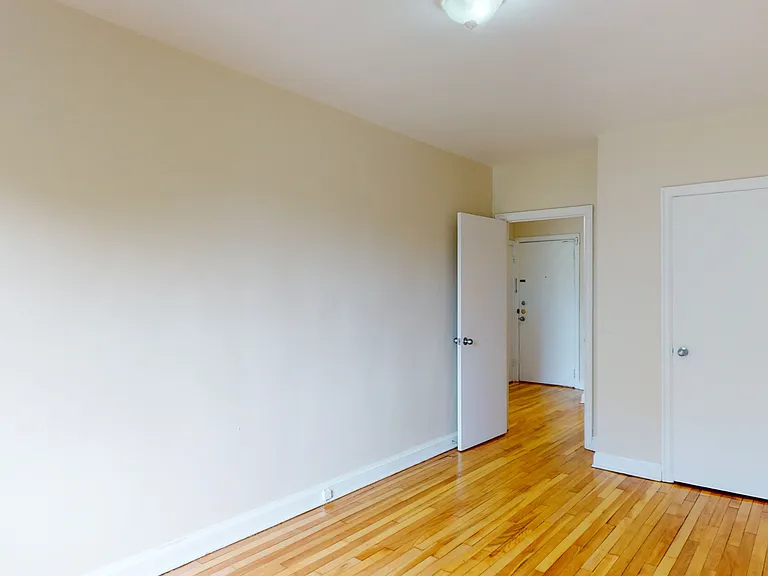385 Besserer St — Photo 25