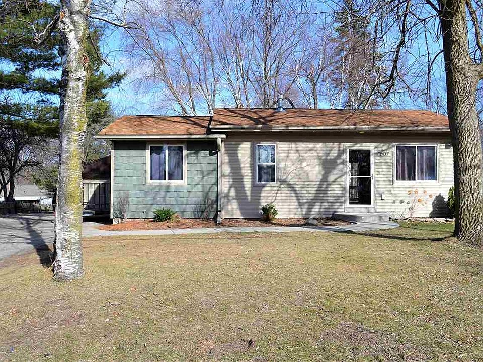 1st image of 1607 Wood Ln