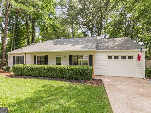 216 Colemans Bluff Dr, Woodstock, GA 30188