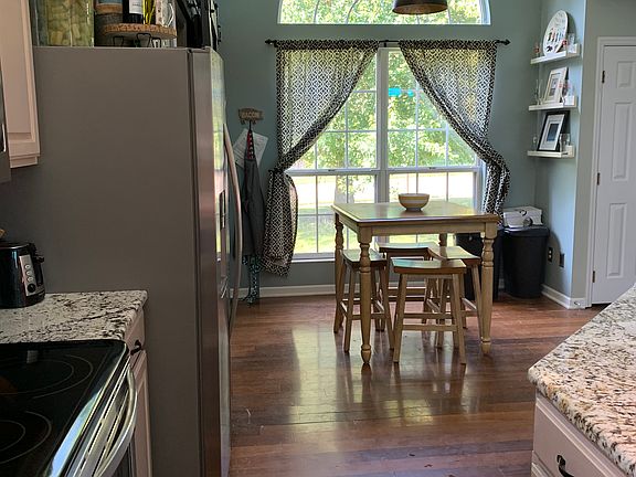 5th image of 10316 Willow Dr