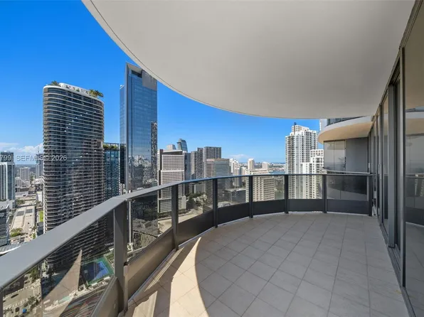 1000 Brickell Plz #4212, Miami, FL 33131