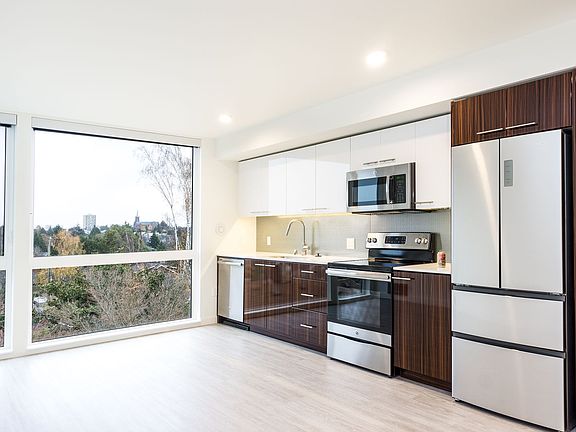 3rd image of 1319 NE 65th St #410