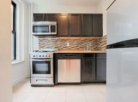 25-23 31st Ave