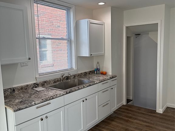 2nd image of 13059 Hampshire St