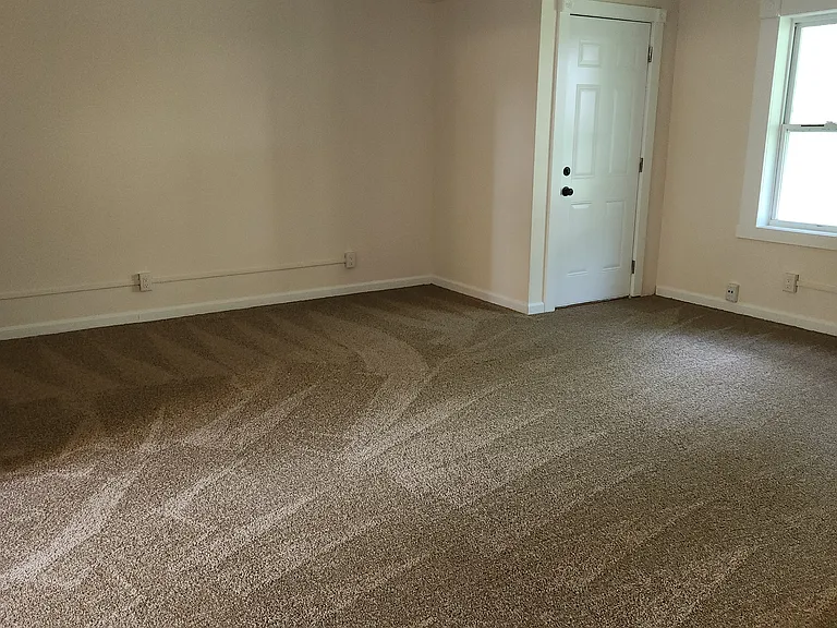 8 Quarry Ct — Photo 4