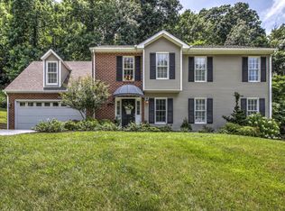 5727 Spring Meadow Dr, Roanoke, VA 24018
