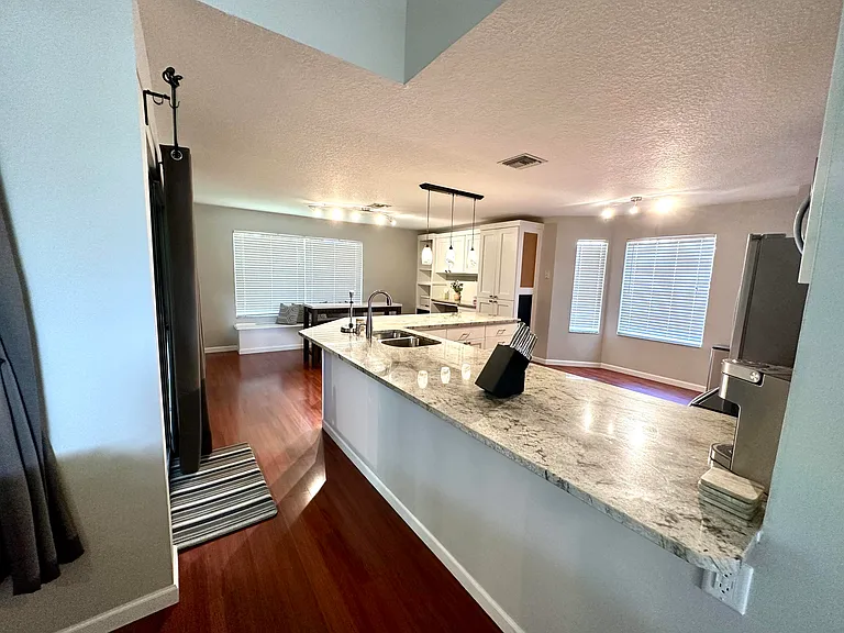 1000 Lake Breeze Dr — Photo 28