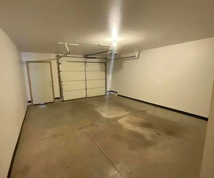 4311 W Howard Ave — Photo 3