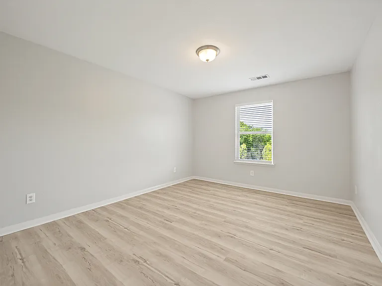 1608 Persimmon Dr — Photo 21